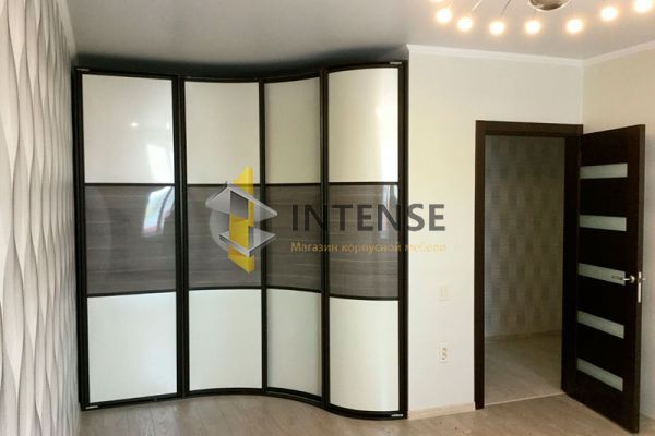 Магазин корпусной мебели Intense производит Шкафы сферические - Шкаф сферическо-вогнутый в спальню.