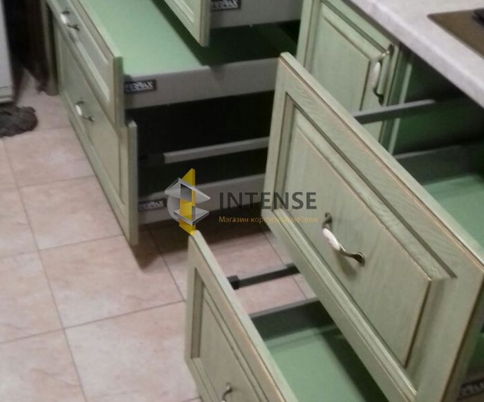 Магазин корпусной мебели Intense производит Кухни Классический стиль - Кухня Эвкалипт - массив дуба