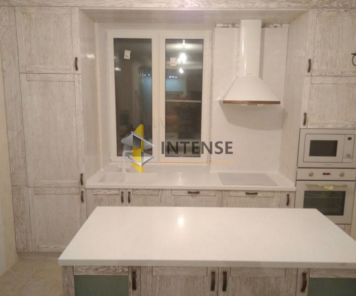 Магазин корпусной мебели Intense производит Кухни Классический стиль - Кухня из массива белого дуба и патиной.