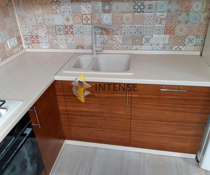 Магазин корпусной мебели Intense производит Кухни Современный стиль - Кухня эмаль и шпон алива.