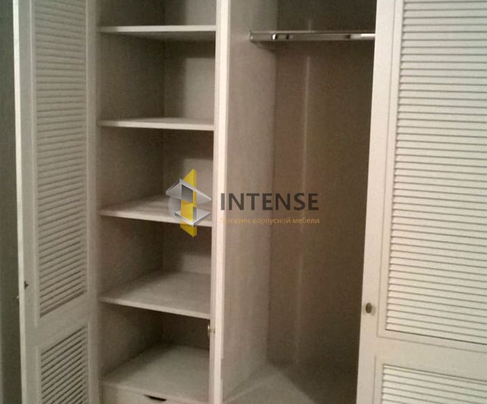 Магазин корпусной мебели Intense производит  - Шкаф из массива дуба. 2400*2100